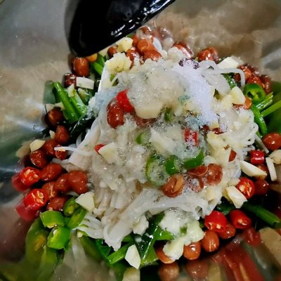 菠菜如何凉拌（新手轻松学会的凉拌菠菜做法分享）
