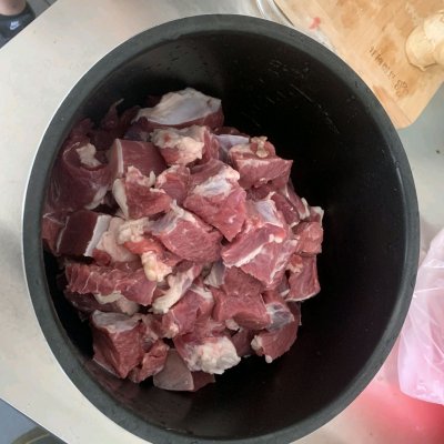 红烧牛肉怎么做（简单易做的家常红烧牛肉）