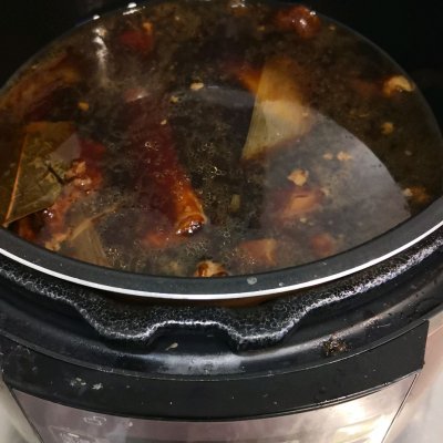 红烧牛肉怎么做（简单易做的家常红烧牛肉）