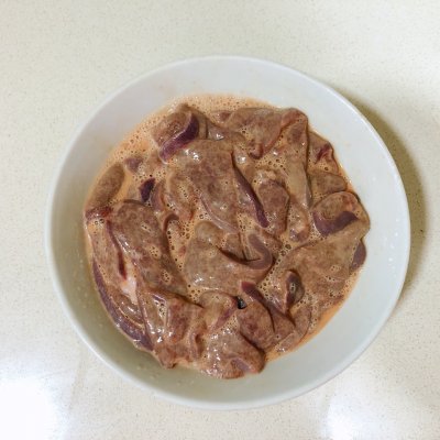 溜猪肝的家常做法（简单易做溜肝尖的制作教程）