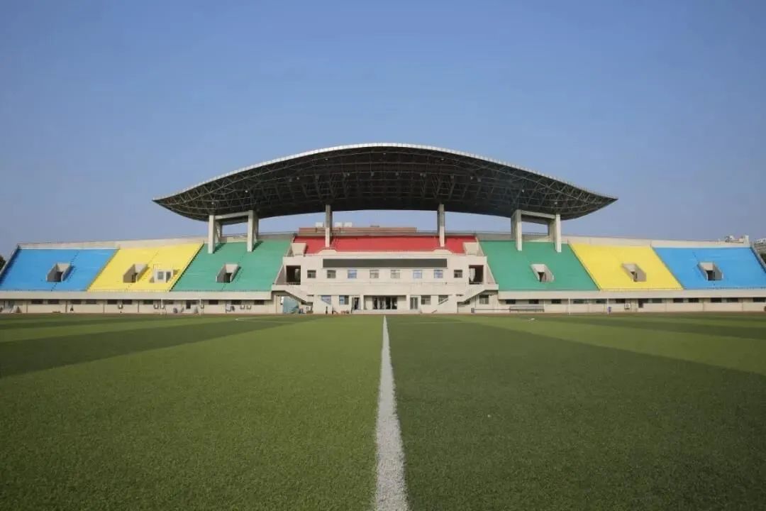 校园环境有优秀的教学质量郑州轻工业大学郑州轻工业大学药香弥漫之中