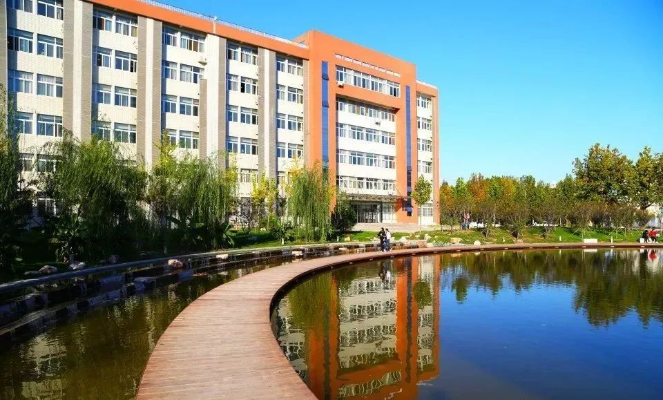 河南理工大学校园图片,河南理工大学校园招聘会