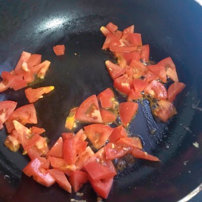 番茄蛋炒饭的做法「番茄玉米蛋炒饭的做法」