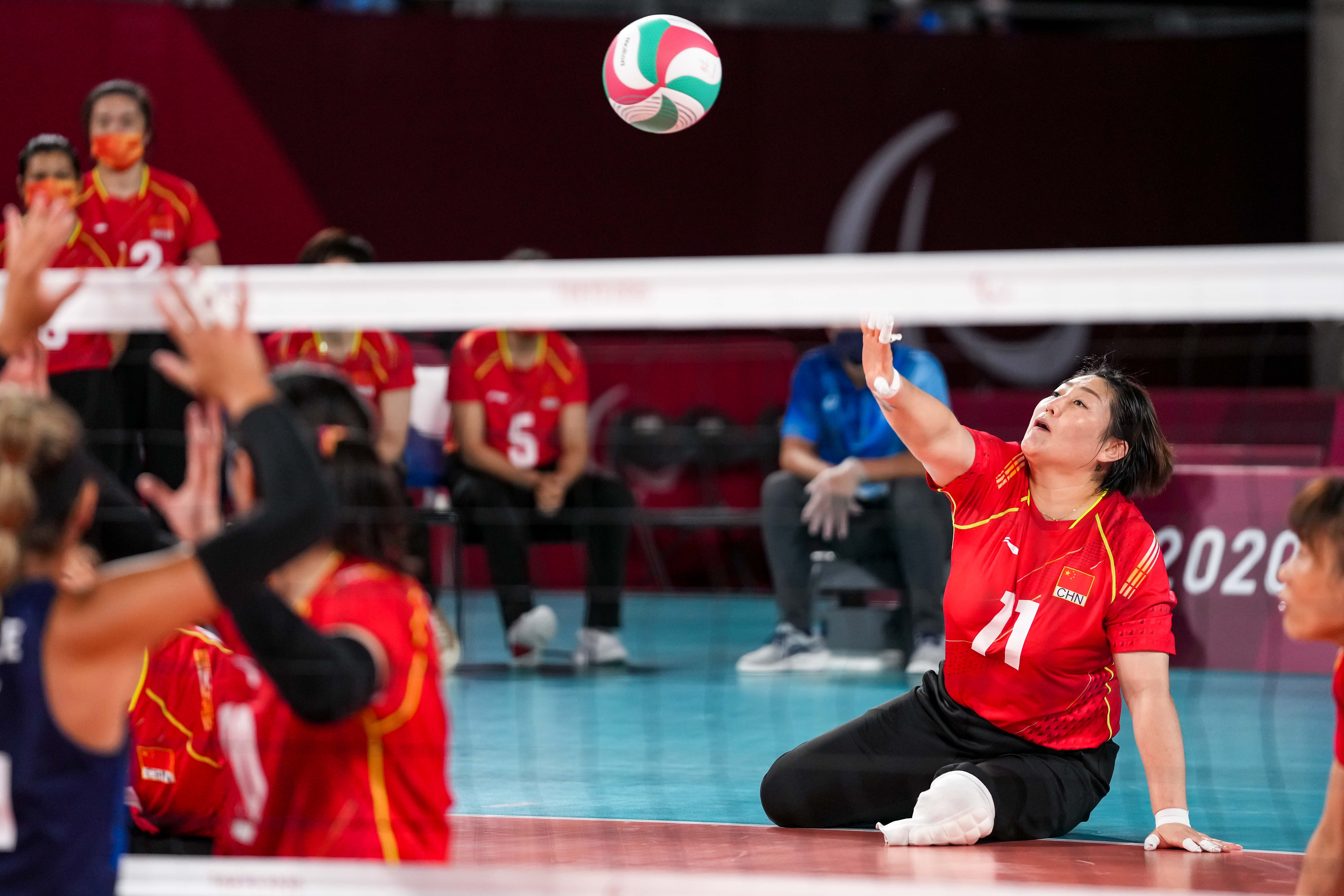  坐式排球——女子决赛：中国队获得亚军