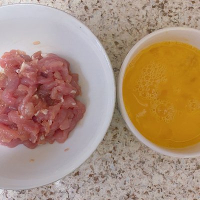 洋白菜炒餅,圓白菜炒餅絲的家常做法