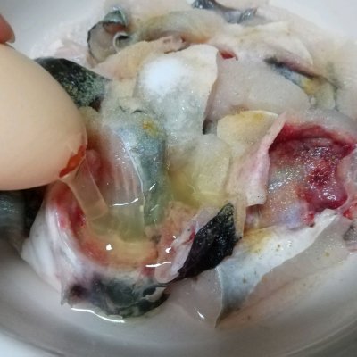 梭边鱼的做法(美味健康的酸菜粉丝鱼教程)