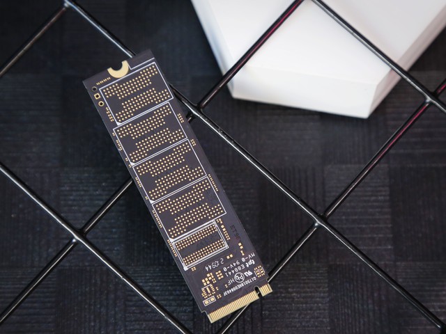 aigo PCIe4.0固态硬盘P7000评测：澎湃性能 国民好物再出发