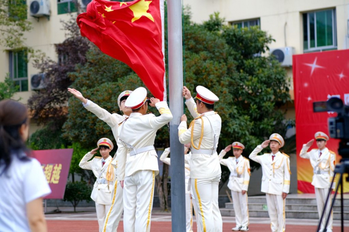 汉阴中学2017高考成绩（陕西汉阴县初级中学举行秋季开学典礼及表彰大会）