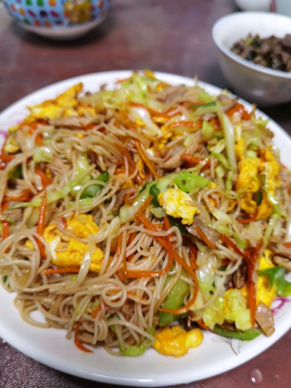 圆菜炒粉的家常做法(5步做出巨好吃的圆菜炒粉)