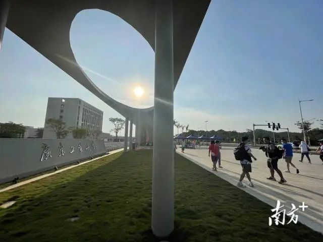 慕了，这些大学推门见“海”！