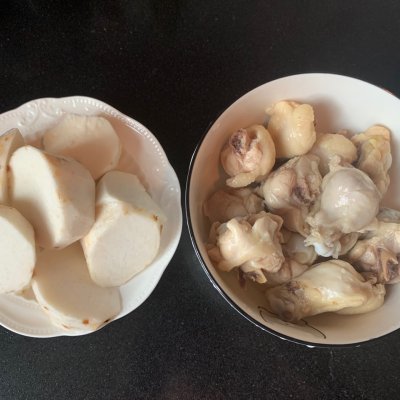 芋儿烧鸡的做法（一文教你做巨美味可口的芋儿烧鸡）