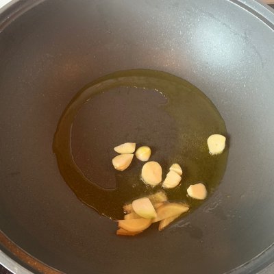芋儿烧鸡的做法（一文教你做巨美味可口的芋儿烧鸡）