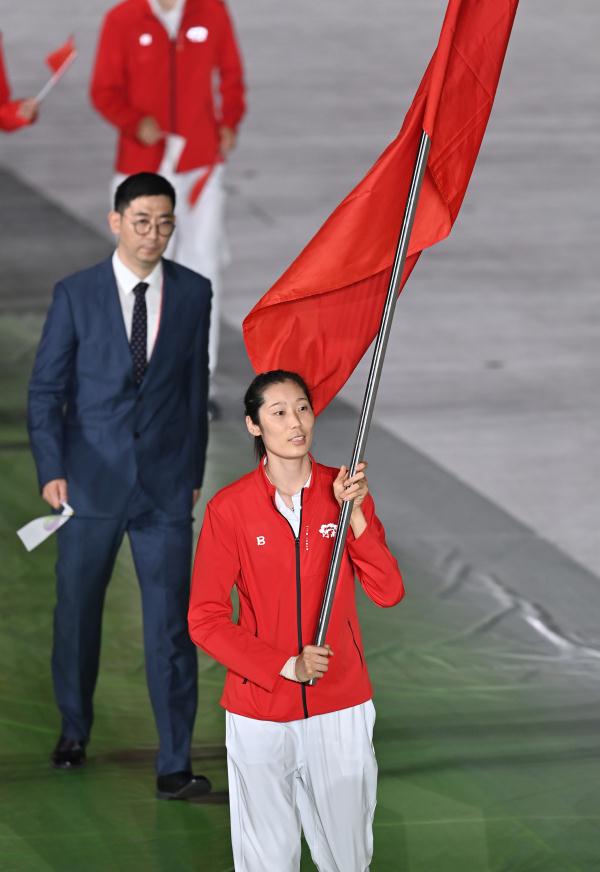 欢迎来到梅西内马尔表演时间(全运头条｜全红婵开幕式可爱值拉满，梅西中柱巴黎欧冠不胜)