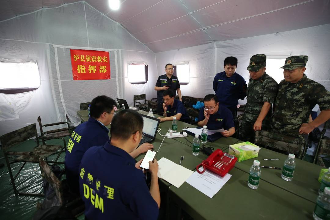 7400人现场搜救、完成转移15673人 四川应急多线作战迎战地震、暴雨