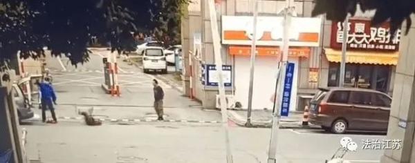 南通城管摔老人,南通城管摔老人处理结果