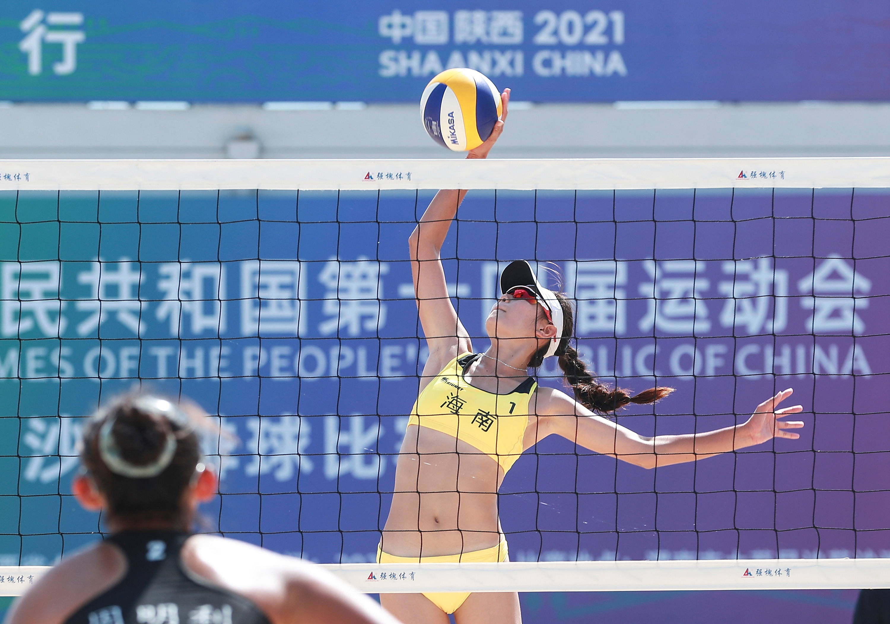 沙滩排球——女子17岁以下组半决赛：江苏青年二队胜海南青年一队