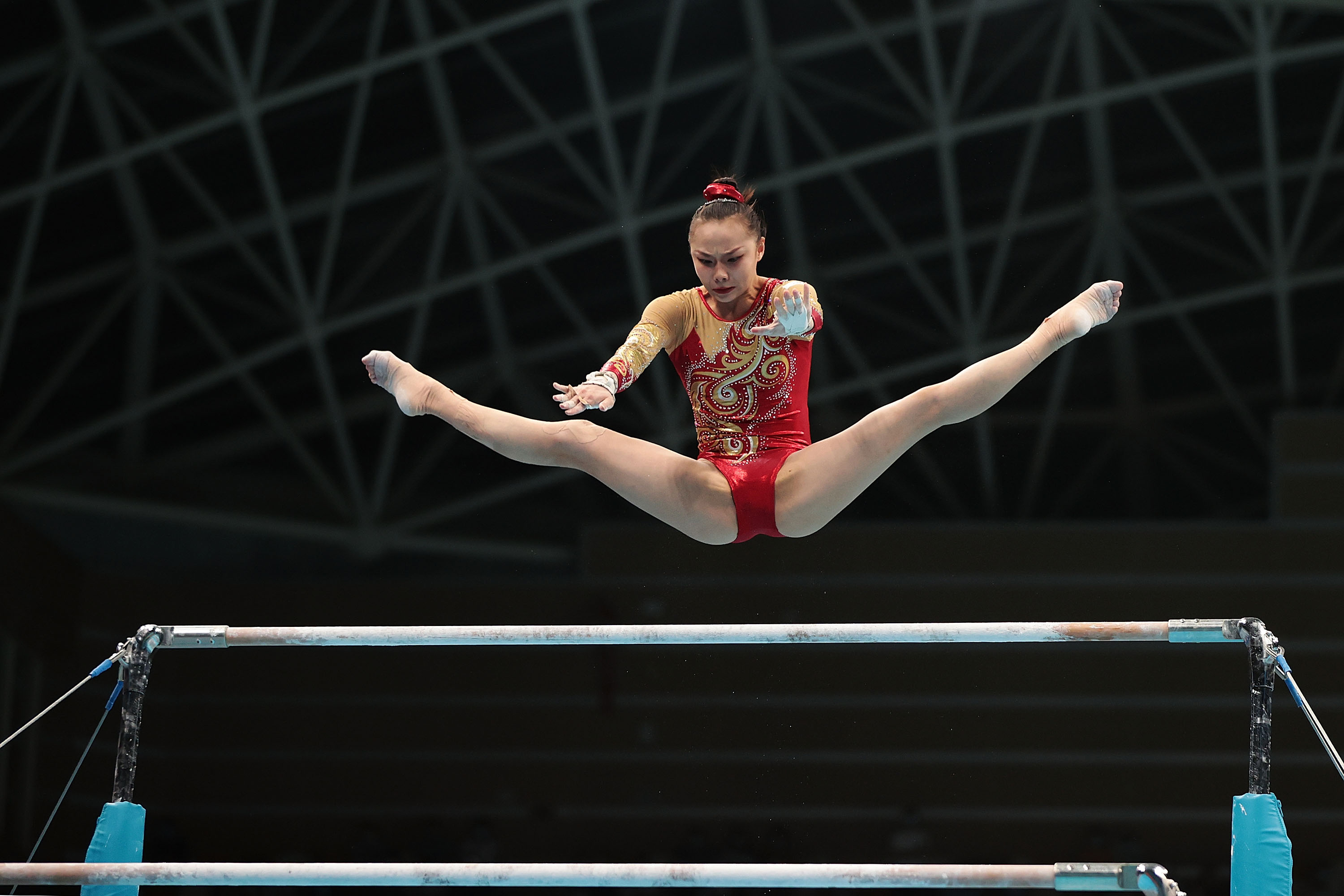 范忆琳体操夺冠（全运会—范忆琳高低杠夺冠 捍卫杠上荣誉）