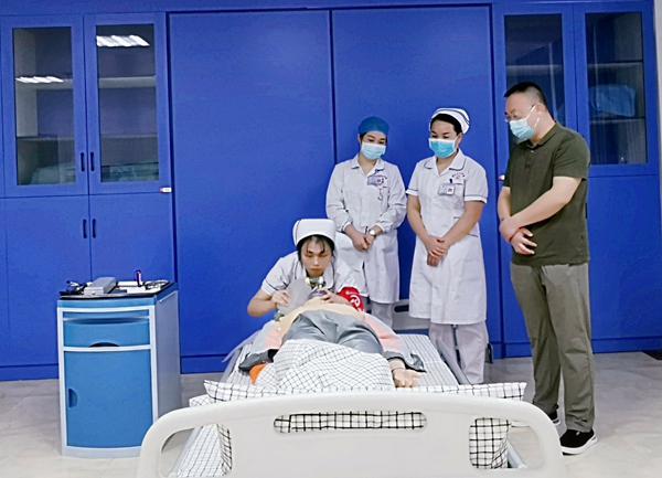 益阳市中心医院开展2021年应急小组急救技能培训