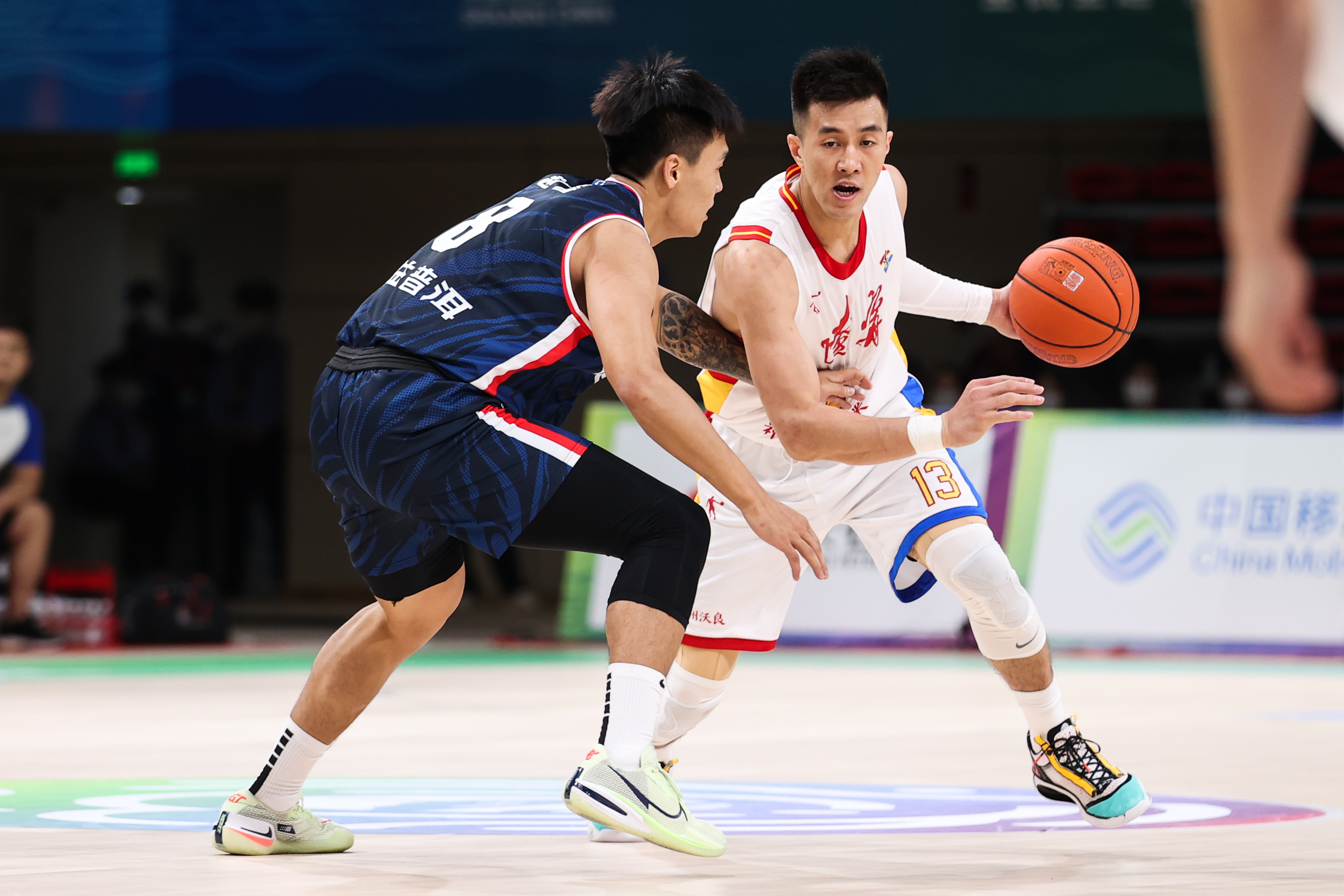 全运男篮金牌争夺（郭艾伦33分！辽宁队击败广东，卫冕全运会男篮金牌）