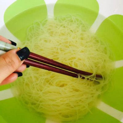 冷面的做法,冷面的做法及調(diào)料配方怎么做