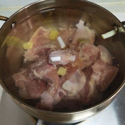 紅燒雞塊的家常做法,紅燒雞塊的家常做法步驟