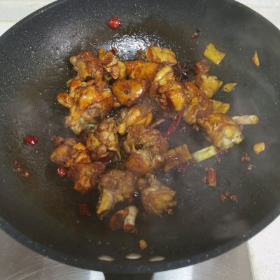 紅燒雞塊的家常做法,紅燒雞塊的家常做法步驟