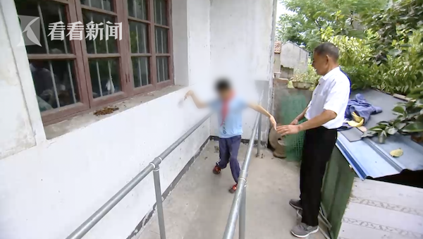 “我做梦都想读书”！只为一个学生 老教师退休十余年又返岗