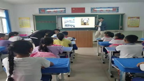 西豐縣明德小學開展愛心捐贈活動(圖1) 西豐縣明德小學開展愛心捐贈活動(圖1)