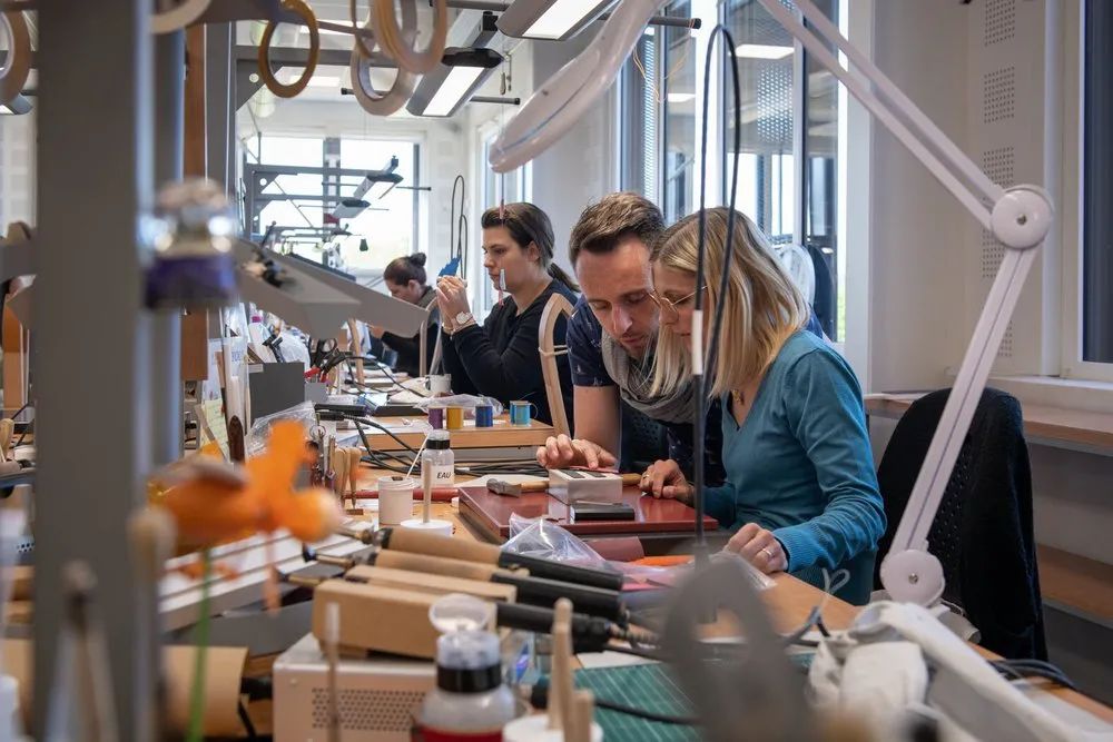 被这抹「华夏之光」惊艳，大牌皮具工坊收学徒啦