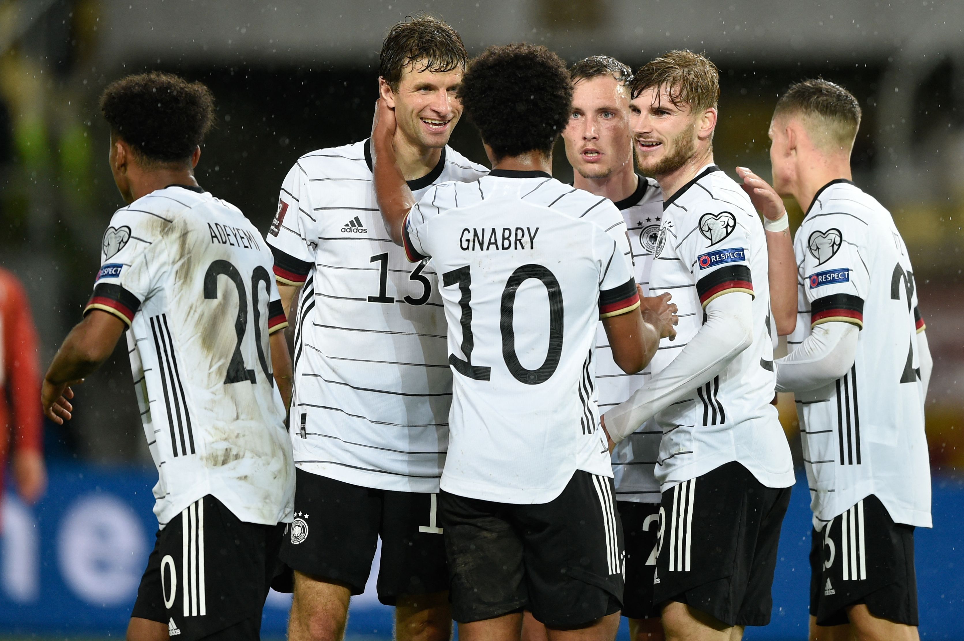 德国队是靠什么战术夺得世界杯的(德国率先锁定世界杯名额，弗里克究竟如何改造“德国战车”)