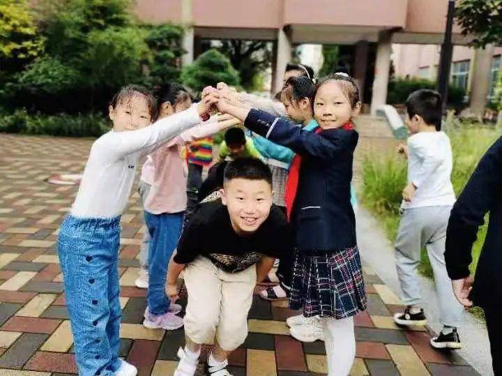 莒县第一实验小学:五件“小事”测量尚美校园的温度(图25)