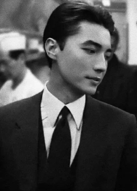 《鱿鱼游戏》67号全球爆红，亚洲男生建模脸天花板是谁？