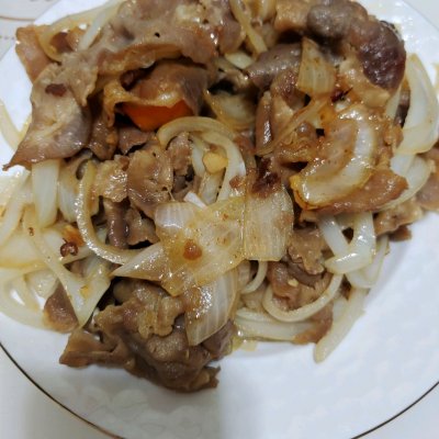 冬天吃洋葱牛肉卷,暖身又暖心