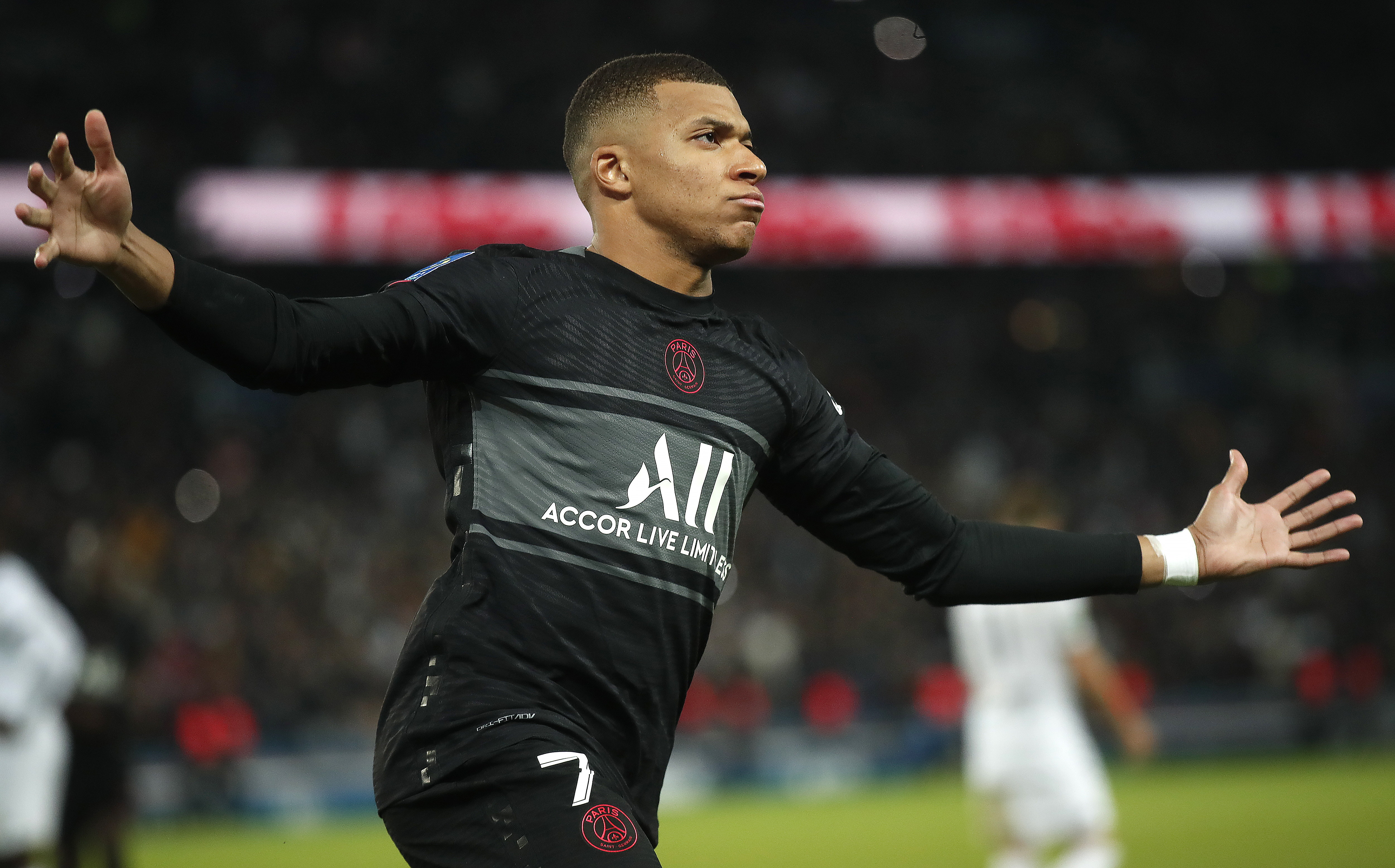 足球法甲巴黎圣日耳曼胜昂热