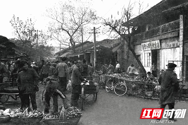 老照片新湖南｜感受沈从文笔下的常德河街和码头