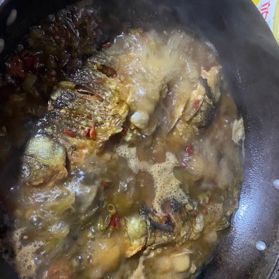 家常鯽魚(yú),家常鯽魚(yú)的做法和步驟