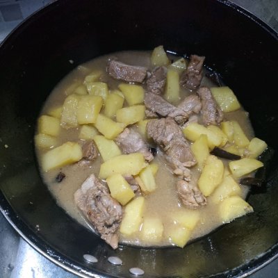 土豆炖排骨在家做,美味又营养,轻松又简单