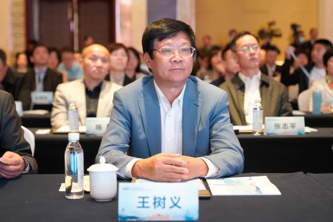 江苏法治报整版专题报道：生态环境法治研讨会暨江苏省法学会生态法学研究会2021年会扫描