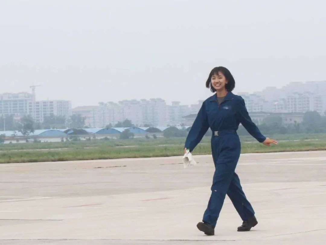 陆军飞行员小姐姐，惊艳全网