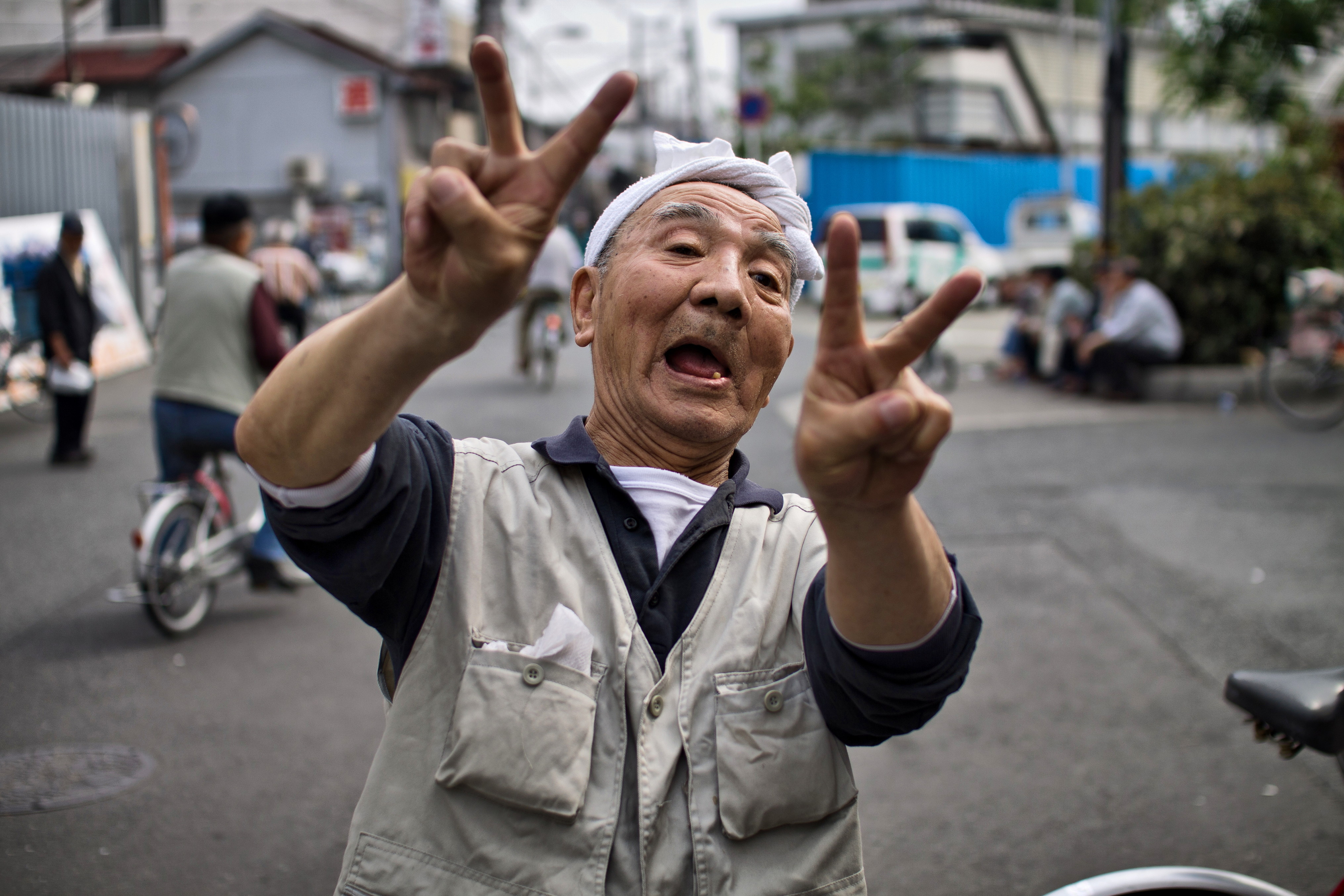 央视2012春晚灵异鬼脸事件(日本老龄化虽重，但“几十万人组团来华养老”只是噱头 | 专栏)