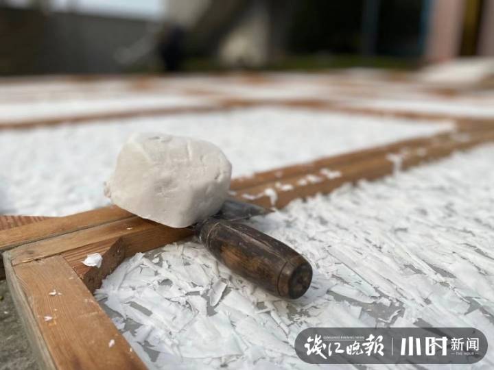 三家村手削藕粉上新，10斤鲜藕才能出1斤粉，泡一碗就是西湖的味道