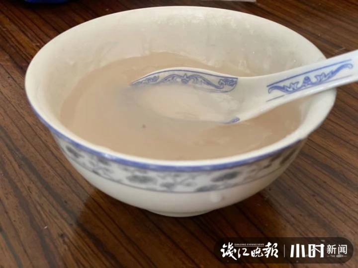 三家村手削藕粉上新，10斤鲜藕才能出1斤粉，泡一碗就是西湖的味道