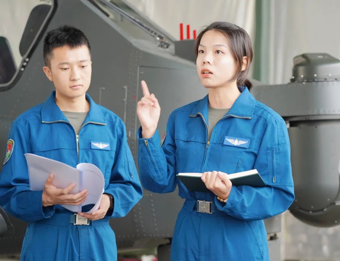 陆军飞行员小姐姐，惊艳全网