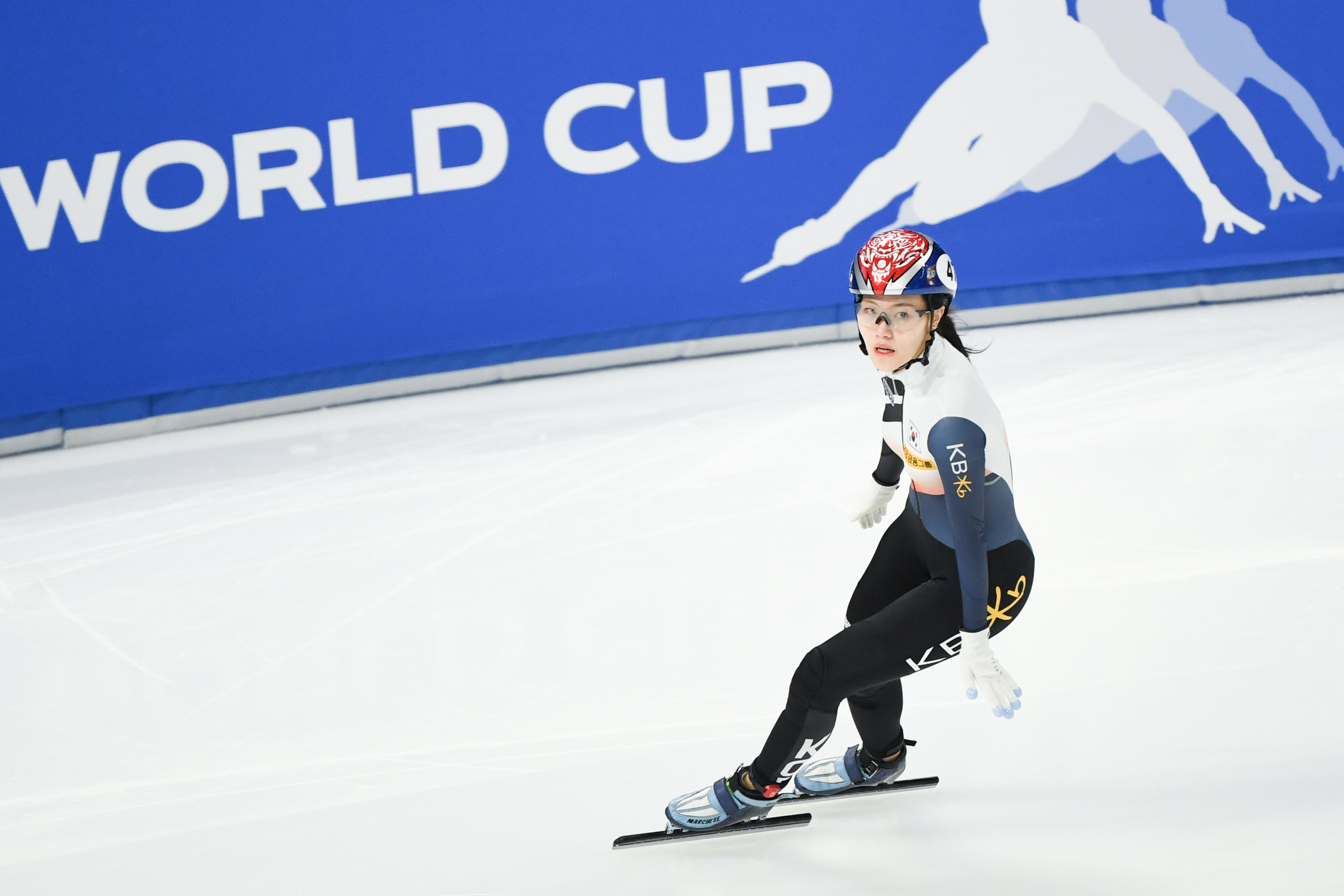 短道速滑世界杯韩国运动鞋(短道速滑——世界杯北京站女子1500米：韩国选手夺冠)