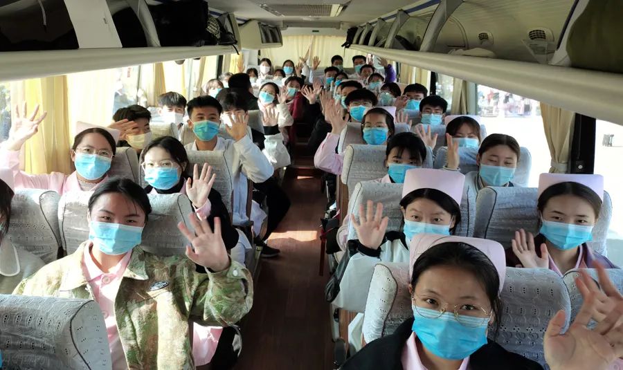 一万多名大学生连夜请战，微信群爆满！