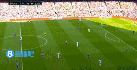 巴萨10-1皇马（西甲-阿拉巴破门阿奎罗巴萨首球 皇马2-1击败巴萨）