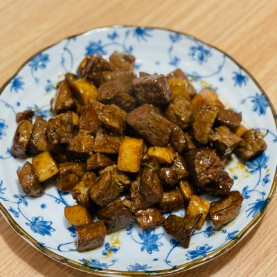 黑椒牛肉粒（黑椒牛肉粒你这么做保证最正宗）