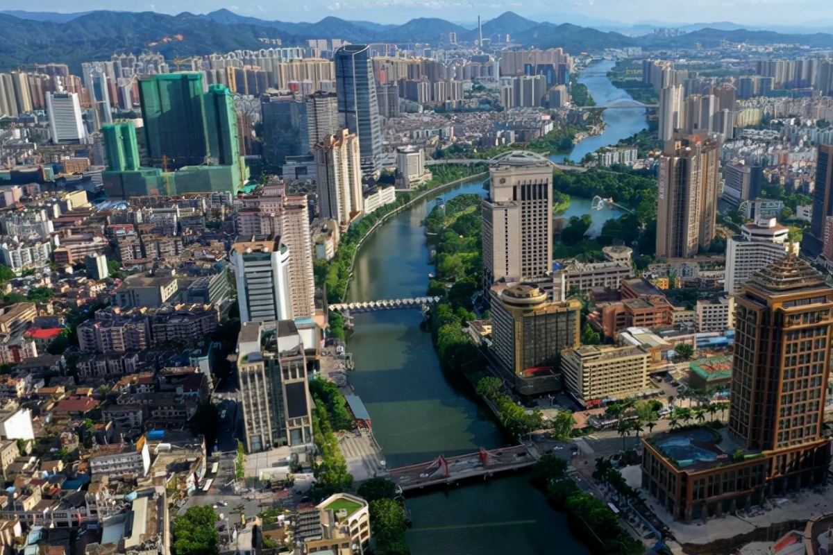 广东3所技校“喜迎”升级，大力推行职业教育，发展前景一片光明