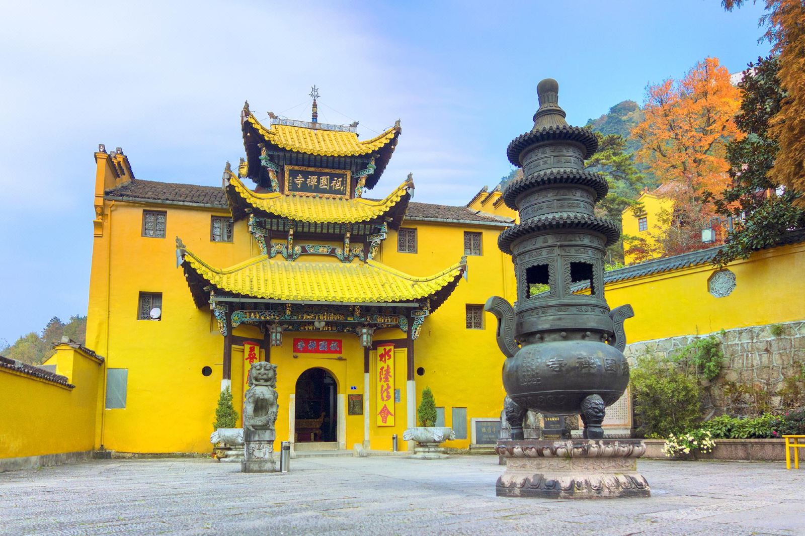 以及旃檀禅林的明净和尚的肉身,地藏禅寺慈明和尚的肉身,通慧庵内仁义