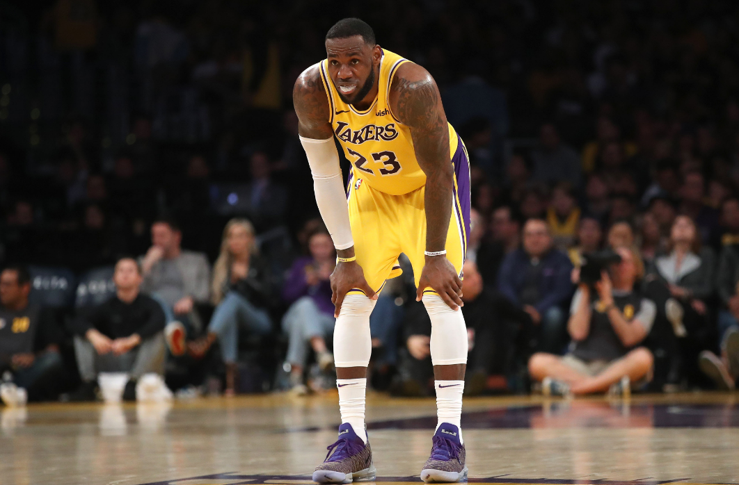 nba为什么不强制工资帽(NBA的工资帽为何还有软、硬之分？二者之间到底有什么样的区别？)